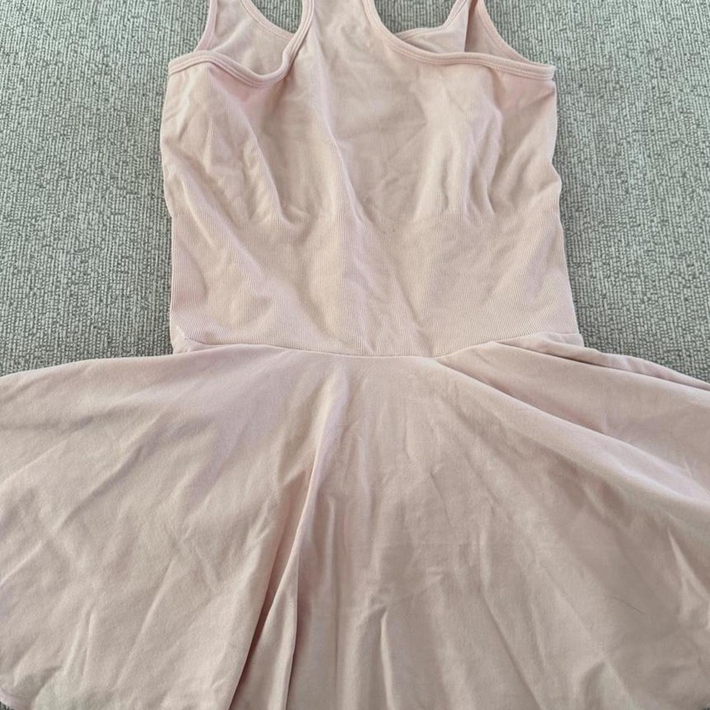 Baby Pink Workout Dress with built in shorts size M - Picture 2 of 4